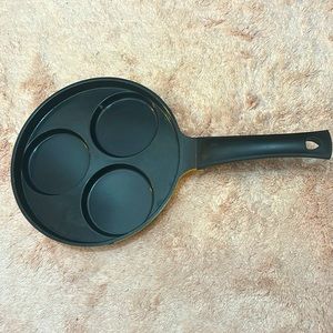 Cast iron 3 circle egg pan 🍳🤍